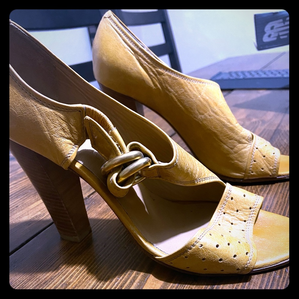 Used Chloe heel